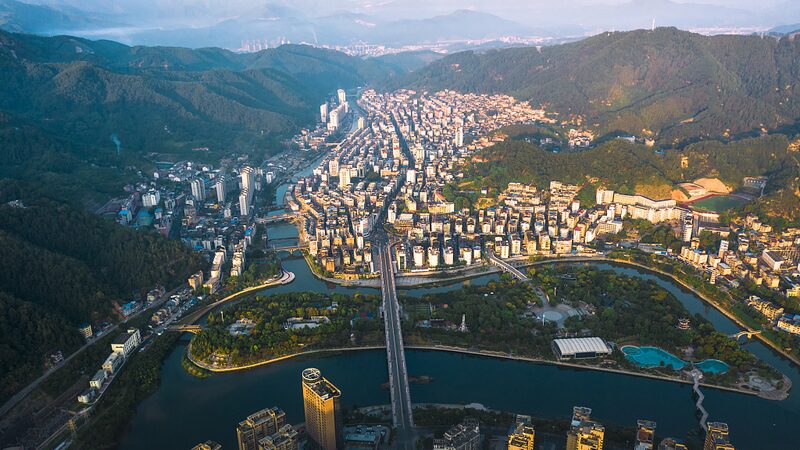 Discovering the Serenity and Heritage of Fujian's Ziyang Park video poster