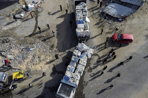 Displaced_Gazans_Return_Home_Amid_Israel_Hamas_Ceasefire video poster