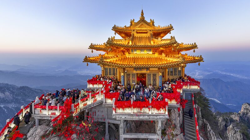 Divine_Sunset_Illuminates_Laojun_Mountains_Ancient_Palaces - Khabar Asia Divine Sunset Illuminates Laojun Mountain's Ancient Palaces