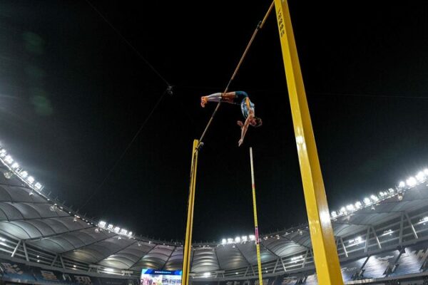 Duplantis Triumphs in Suzhou Diamond League, Misses World Record Attempt Duplantis Triumphs in Suzhou Diamond League, Misses World Record Attempt