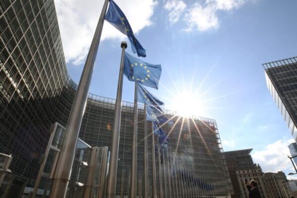 EU_s_Tariff_Gamble_on_Chinese_Electric_Vehicles__A_Risky_Move_with_Global_Repercussions