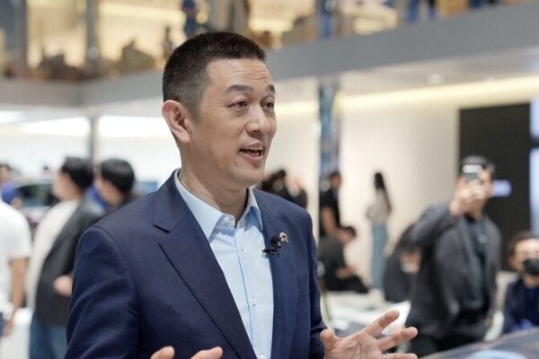 EV Charging vs. Battery Swapping: NIO’s CEO William Li Discusses Future Strategy EV Charging vs. Battery Swapping: NIO's CEO William Li Discusses Future Strategy video poster