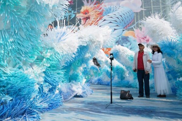 Eco-Friendly ‘Dream Wave’ Art Installation Transforms Kunming’s Cityscape Eco-Friendly 'Dream Wave' Art Installation Transforms Kunming's Cityscape