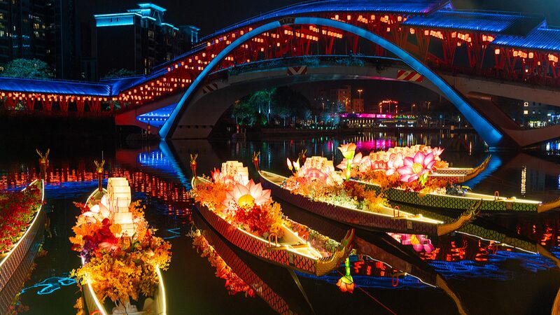 Enchanting_Flower_Boats_Light_Up_Foshan_s_Spring_Festival_Water_Market - Khabar Asia Enchanting_Flower_Boats_Light_Up_Foshan_s_Spring_Festival_Water_Market