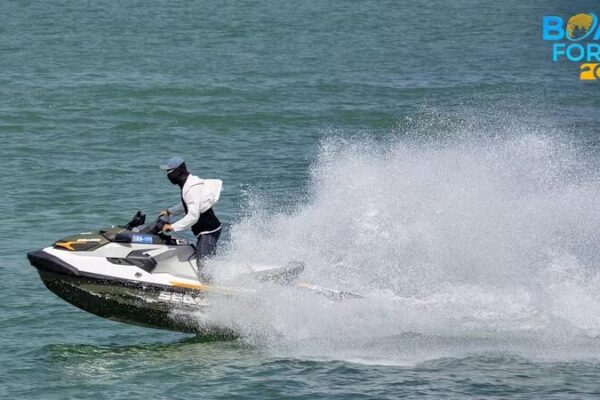 Enchanting Hainan: Water Sports Propel Economic Growth Enchanting Hainan: Water Sports Propel Economic Growth