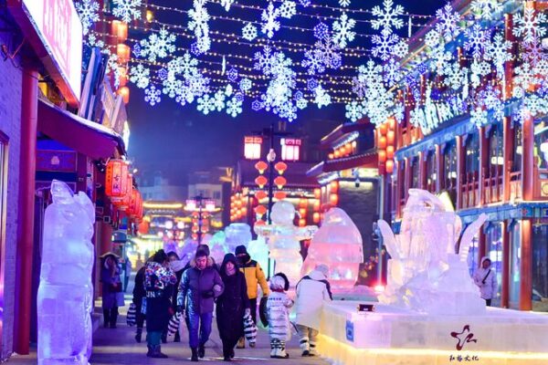 Enchanting_Ice_Sculptures_Light_Up_Hulunbuirs_Winter_Wonderland - Khabar Asia Enchanting Ice Sculptures Light Up Hulunbuir's Winter Wonderland