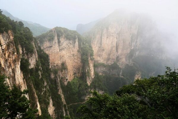 Escape the Heat at Wang Mang Ridge: A Majestic Retreat in China’s Taihang Mountains Escape_the_Heat_at_Wang_Mang_Ridge__A_Majestic_Retreat_in_China_s_Taihang_Mountains
