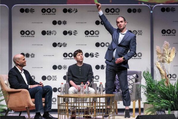 Ex-OpenAI Scientist Ilya Sutskever Launches Safe Superintelligence Focused on AI Safety Ex-OpenAI Scientist Ilya Sutskever Launches Safe Superintelligence Focused on AI Safety