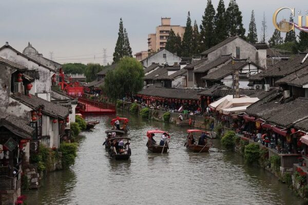 Experience the Autumn Charm of Shanghai’s Fengjing Ancient Town Experience_the_Autumn_Charm_of_Shanghai_s_Fengjing_Ancient_Town video poster