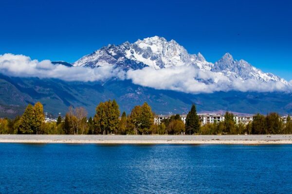 Experience the Majestic Splendor of Yulong Snow Mountain in Southwest China Experience_the_Majestic_Splendor_of_Yulong_Snow_Mountain_in_Southwest_China video poster