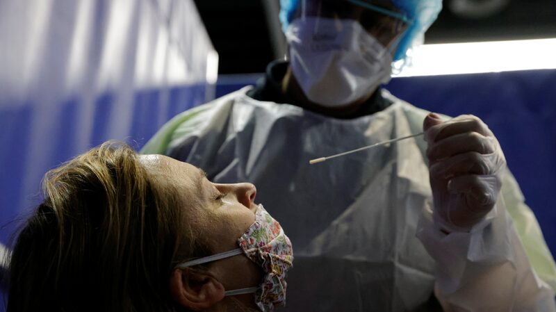 Experts Warn of Surge in COVID-19 Cases Due to UK Variant