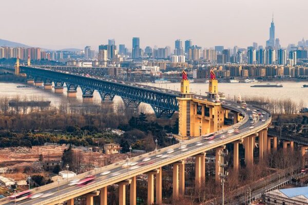 Exploring China’s Iconic Nanjing Yangtze River Bridge: A Milestone in Engineering Exploring China's Iconic Nanjing Yangtze River Bridge: A Milestone in Engineering video poster