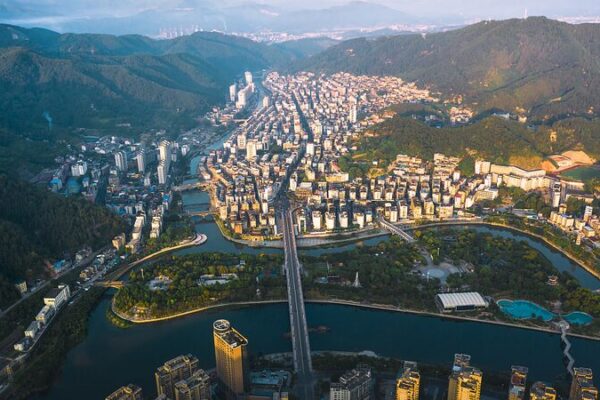 Exploring Fujian's Ziyang Park: A Journey Through Nature and History video poster