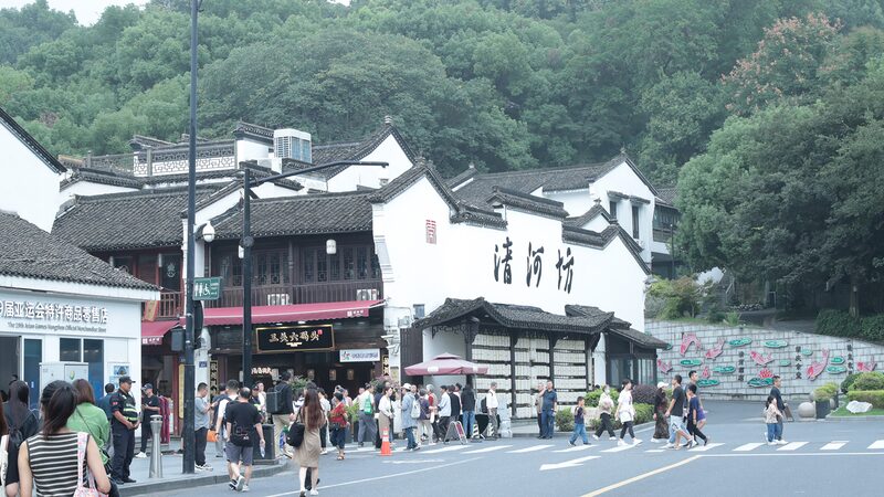 Exploring_Hangzhous_Qinghefang_Street_A_Journey_Through_History - Khabar Asia Exploring Hangzhou's Qinghefang Street: A Journey Through History