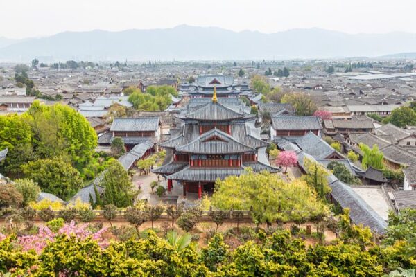 Exploring Mu’s Residence: The Enchanting Heart of Lijiang’s Ancient Town Exploring Mu's Residence: The Enchanting Heart of Lijiang's Ancient Town video poster