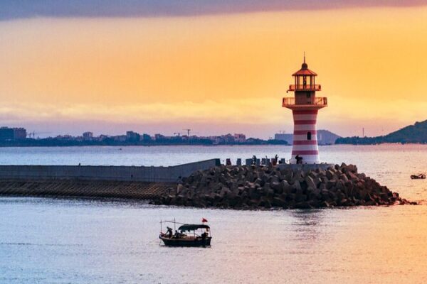 Exploring Qingshui Bay: Hainan’s Crystal Clear Waters and “Singing Beaches” Exploring Qingshui Bay: Hainan's Crystal Clear Waters and "Singing Beaches"