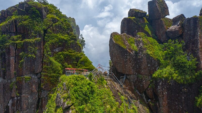 Exploring Qixianling: Hainan's Enchanting Seven Fairy-Lady Mountain video poster