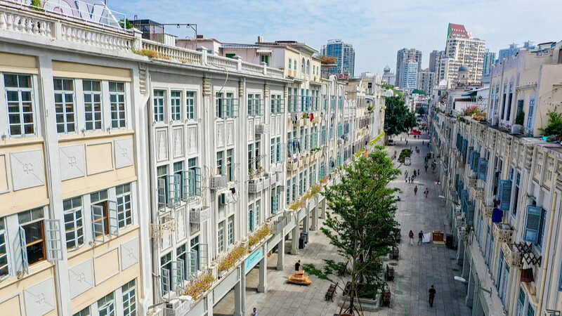 Exploring_Xiamens_Zhongshan_Road_A_Blend_of_History_and_Modern_Charm_poster - Khabar Asia Exploring Xiamen's Zhongshan Road: A Blend of History and Modern Charm video poster