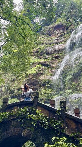 Exploring_the_Serene_Waters_of_Tiantai_Mountain_in_Sichuan_poster - Khabar Asia Exploring_the_Serene_Waters_of_Tiantai_Mountain_in_Sichuan video poster