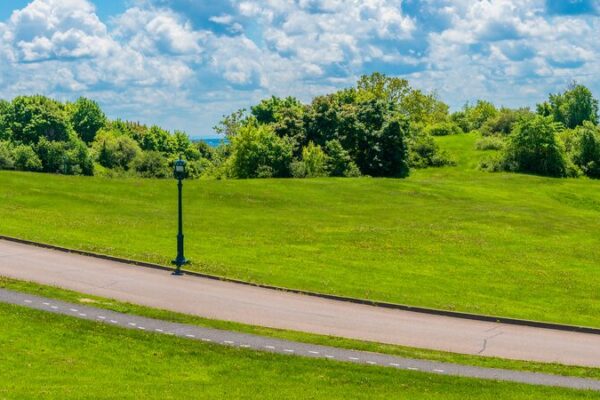 Extreme Heat Waves Plague Central and Eastern Canada Extreme Heat Waves Plague Central and Eastern Canada