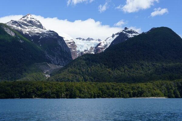Firefighters Battle Out-of-Control Blaze in Argentina’s Los Alerces National Park Firefighters Battle Out-of-Control Blaze in Argentina's Los Alerces National Park