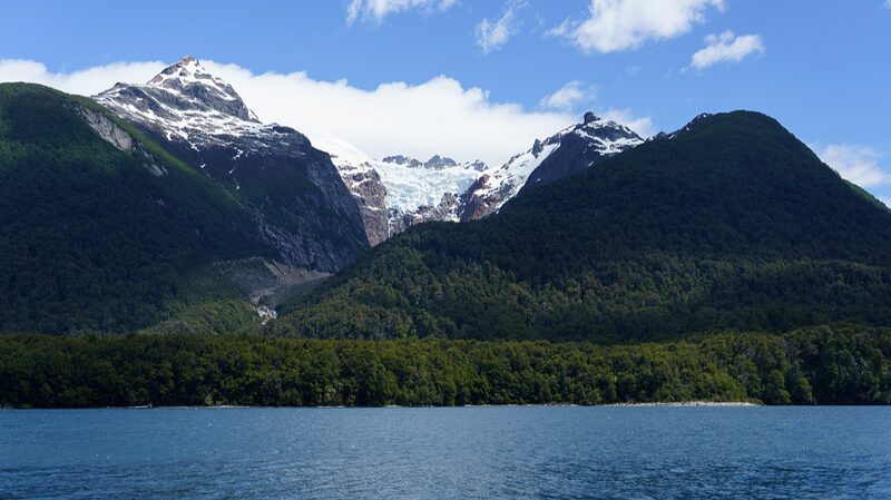 Firefighters_Battle_Out-of-Control_Blaze_in_Argentinas_Los_Alerces_National_Park - Khabar Asia Firefighters Battle Out-of-Control Blaze in Argentina's Los Alerces National Park