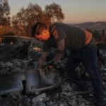 Firefighters_Gain_Ground_as_Weather_Aids_Battle_Against_Southern_California_Wildfire
