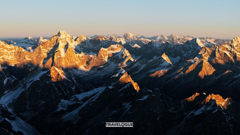 First Light Over Qionglai Mountain Brings Promise of Good Fortune