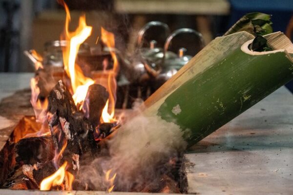 Flaming Bamboo-Tube Chicken Rice: Yunnan’s Ancient Culinary Artistry Flaming Bamboo-Tube Chicken Rice: Yunnan's Ancient Culinary Artistry