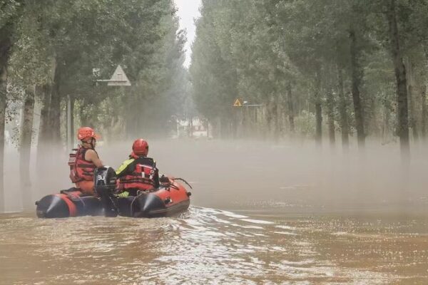 Flood Devastation in Zhuozhou’s Xici Village: Residents Begin Recovery as Waters Recede Flood Devastation in Zhuozhou's Xici Village: Residents Begin Recovery as Waters Recede video poster