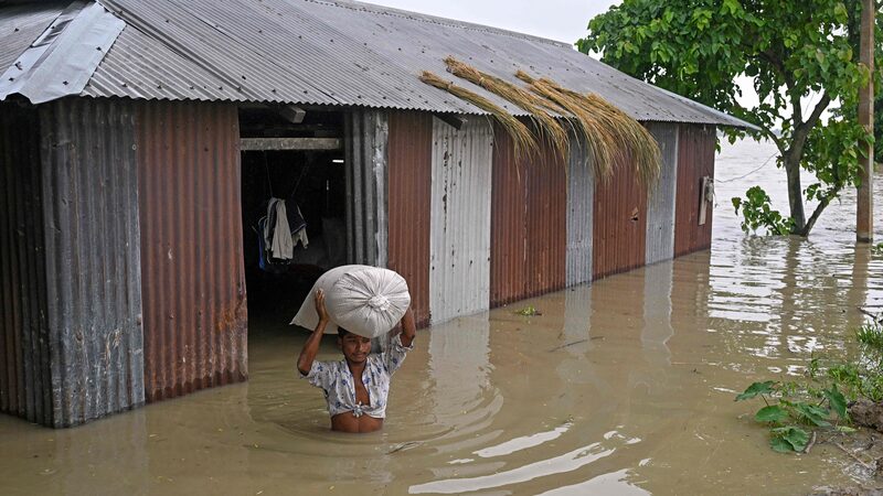 Floods_and_Landslides_in_Indias_Northeast_Claim_16_Lives_Displace_300000 - Khabar Asia Floods and Landslides in India's Northeast Claim 16 Lives, Displace 300,000