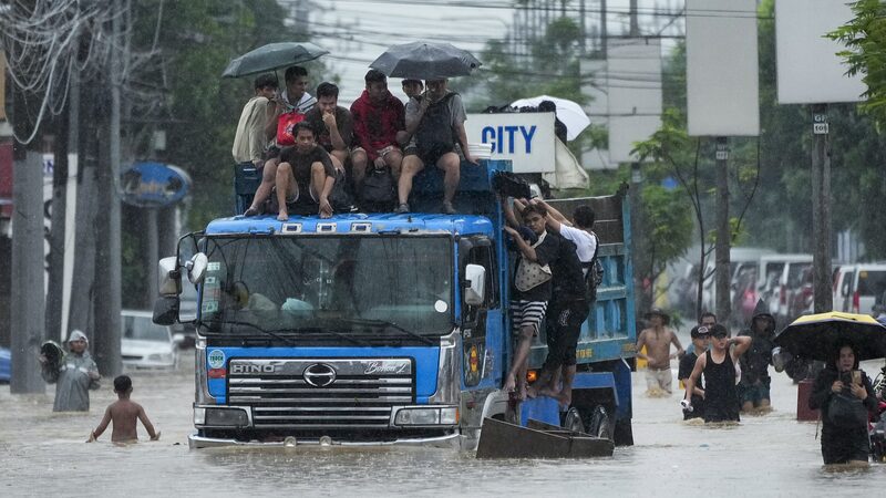 Floods_and_Landslides_in_the_Philippines_Kill_10_as_Tropical_Storm_Yagi_Approaches - Khabar Asia Floods_and_Landslides_in_the_Philippines_Kill_10_as_Tropical_Storm_Yagi_Approaches