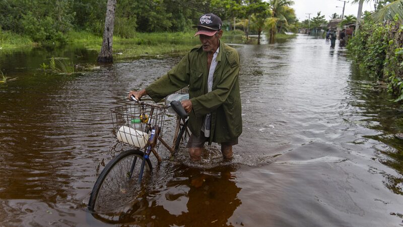Florida_Braces_for_Hurricane_Helene_s_Catastrophic_Impact - Khabar Asia Florida_Braces_for_Hurricane_Helene_s_Catastrophic_Impact