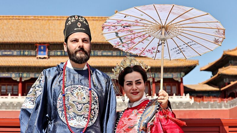 Foreign Travelers Surprised by China's Modern 'City' Vibes