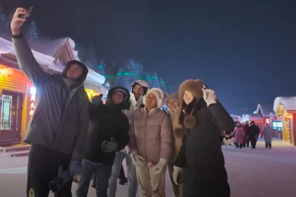 Foreign Visitors Praise Harbin’s Ice and Snow Festival as a Top Winter Destination Foreign Visitors Praise Harbin's Ice and Snow Festival as a Top Winter Destination video poster