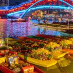 Foshan's Waterborne Flower Market Adds Romantic Flair to Chinese New Year Celebrations
