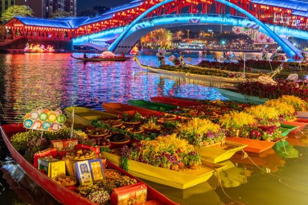 Foshan’s Waterborne Flower Market Adds Romantic Flair to Chinese New Year Celebrations Foshan's Waterborne Flower Market Adds Romantic Flair to Chinese New Year Celebrations