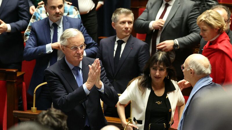 French_Government_Toppled_in_No_Confidence_Vote__Deepening_Crisis - Khabar Asia French_Government_Toppled_in_No_Confidence_Vote__Deepening_Crisis