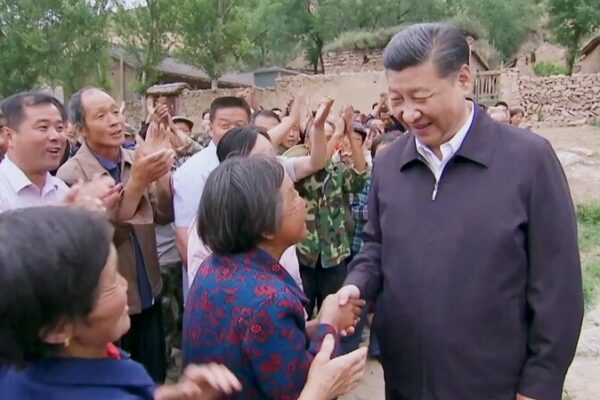 From Village Youth to National Leader: Xi Jinping’s Devotion to the People From Village Youth to National Leader: Xi Jinping's Devotion to the People video poster