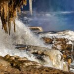 Frozen_Wonders__Hukou_Waterfall_Becomes_a_Winter_Spectacle