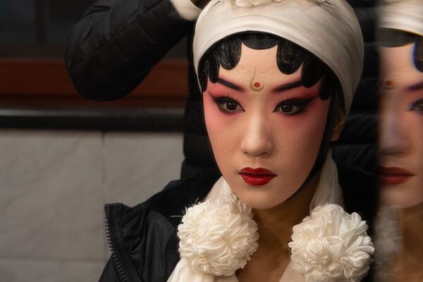 Gen Z Actress Revitalizes Sichuan Opera’s “The Legend of the White Snake” Gen_Z_Actress_Revitalizes_Sichuan_Opera_s__The_Legend_of_the_White_Snake_