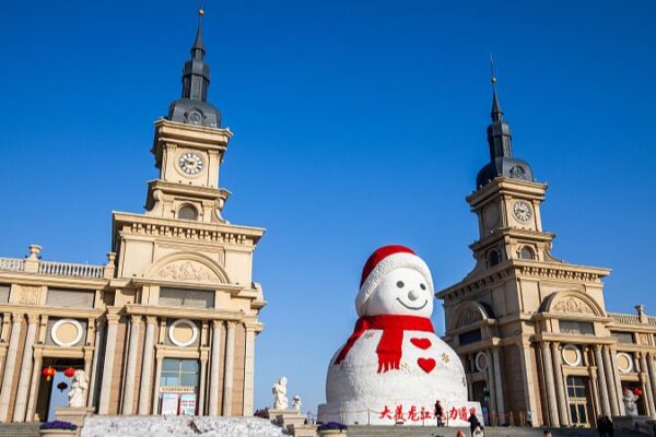 Giant Snowman Towers Over Harbin: A Winter Spectacle in China's Ice City video poster