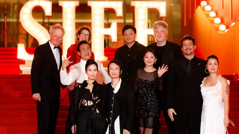 Global_Cinema_Takes_Center_Stage_at_Shanghai_Film_Festival_poster - Khabar Asia Global_Cinema_Takes_Center_Stage_at_Shanghai_Film_Festival video poster