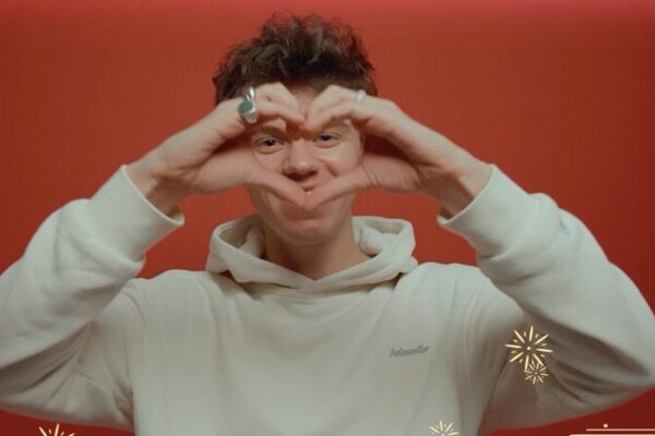 Global Pop Stars Share Heartfelt New Year Greetings with Chinese Fans Global_Pop_Stars_Share_Heartfelt_New_Year_Greetings_with_Chinese_Fans video poster