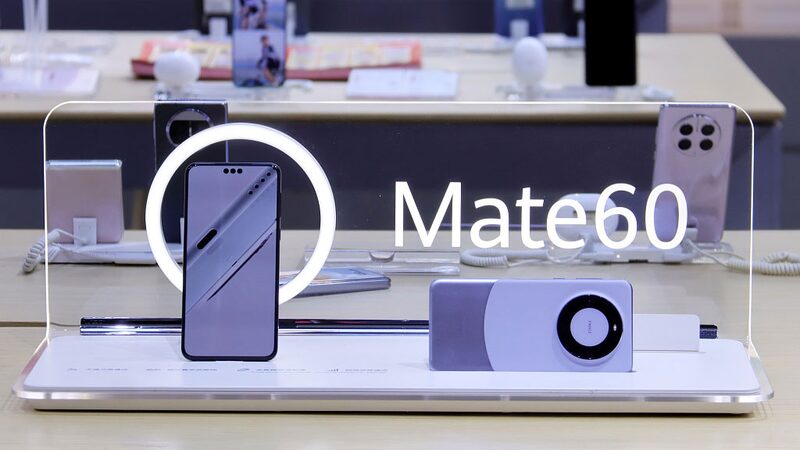 Global_Smartphone_Market_Set_to_Rebound_in_2024_with_3_Growth_Report - Khabar Asia Global Smartphone Market Set to Rebound in 2024 with 3% Growth: Report