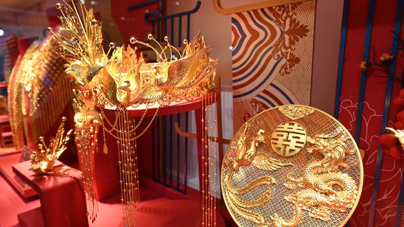 Golden_Traditions_The_Symbolism_of_Gold_Jewelry_in_Chinese_Weddings - Khabar Asia Golden Traditions: The Symbolism of Gold Jewelry in Chinese Weddings