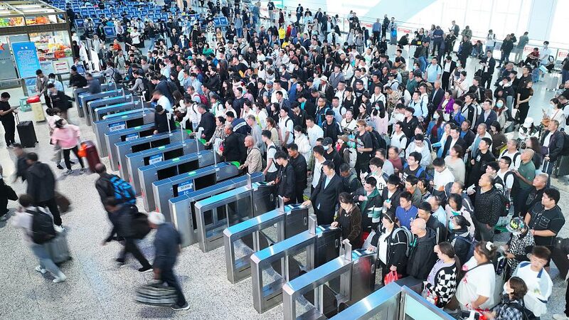 Golden Week Holidays Set to Boost China's Economic Recovery