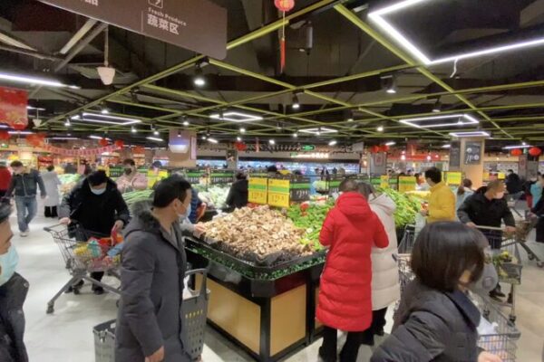 Groceries in Wuhan: Debunking the Tenfold Price Increase Rumor Groceries in Wuhan: Debunking the Tenfold Price Increase Rumor video poster