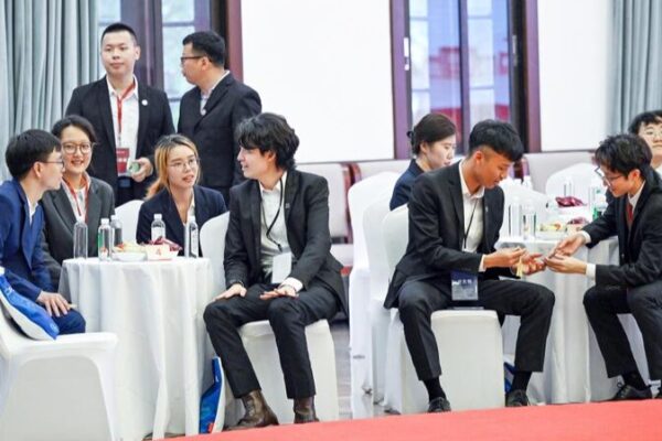 Guangdong Party Chief Calls for Deeper Exchanges with Taiwan Youth Delegation Guangdong Party Chief Calls for Deeper Exchanges with Taiwan Youth Delegation