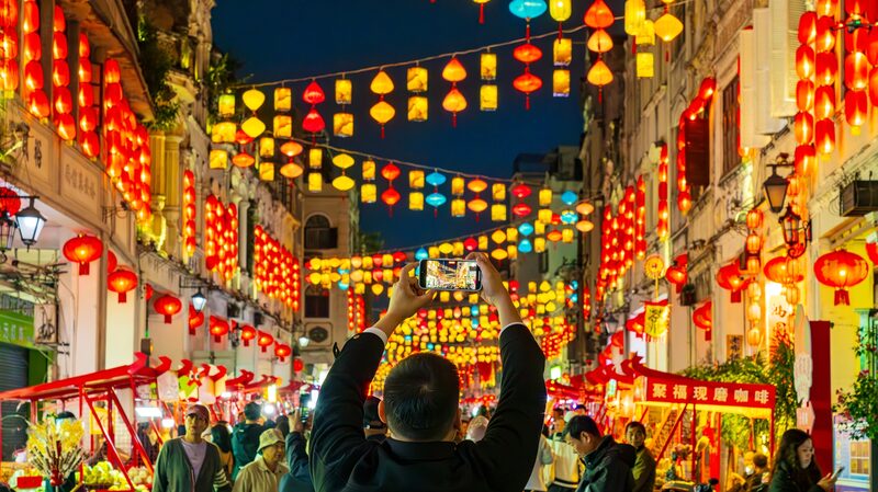 Haikou_s_Qilou_Ancient_Street_Radiates_Festive_Charm_Ahead_of_Spring_Festival - Khabar Asia Haikou_s_Qilou_Ancient_Street_Radiates_Festive_Charm_Ahead_of_Spring_Festival